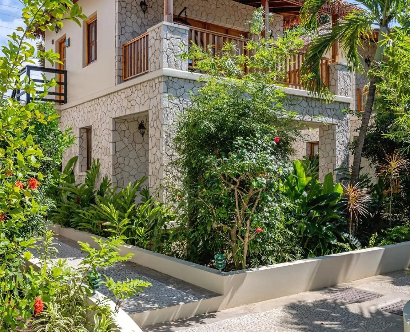 Ocean Cliff Hotel Negril Limited - Adults Only