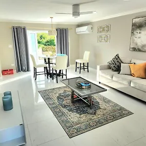 modern-luxury-2-bedroom-2-5-bathroom-townhouse.hotelsnegriljamaica.com/
